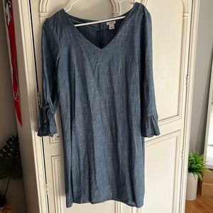 Like new J Crew dress in light French denim with wide three quarter sleeves.